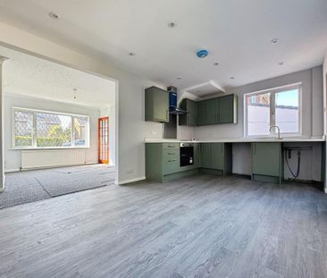 3 bedroom semi-detached house to rent - Photo 6