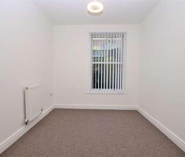 St Austins Lane, Warrington, WA1 - Photo 4