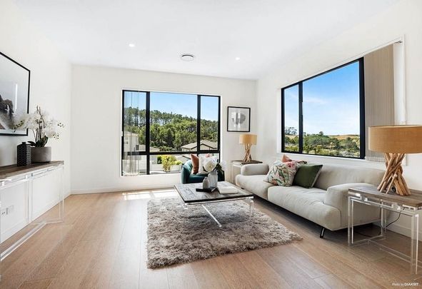 Executive 6-Bedroom Home in Albany – Spacious ! - Photo 1