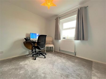 2 bedroom apartment - Photo 2