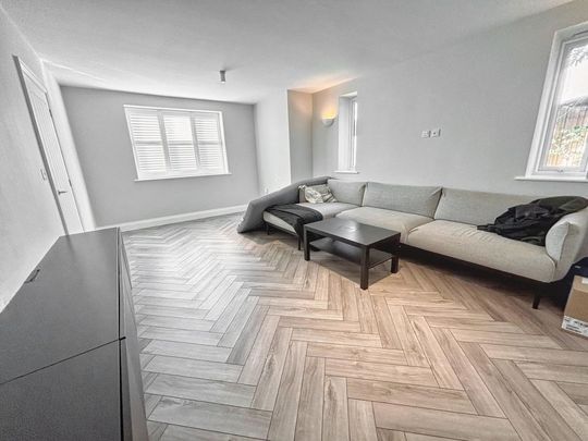 4 bedroom detached house to rent - Photo 1