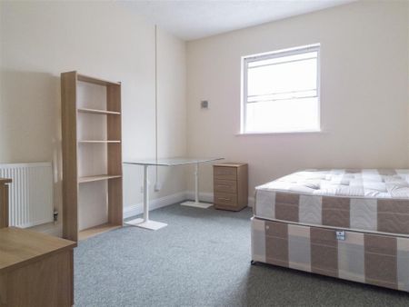 5 bedroom flat to rent - Photo 3