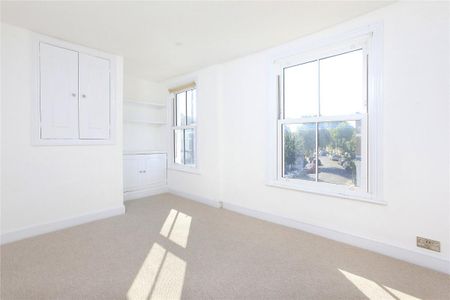 3 bedroom flat in London - Photo 5