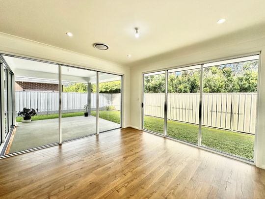 4 Seaside Place, Diamond Beach NSW 2430 - House For Rent | Domain - Photo 1