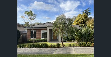 Modern Family Home in Prime school location - Photo 5