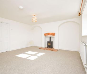 3 bedroom semi-detached house to rent - Photo 6