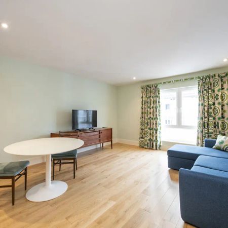 1 bedroom flat in London - Photo 3