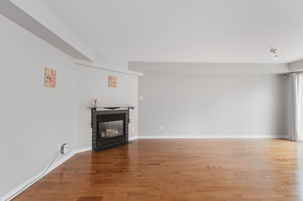 For Lease - 4 Thorburn Private, Lower Town - Sandy Hill, Ontario - Photo 1