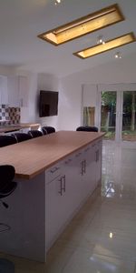 115 TIVERTON ROAD - Photo 3