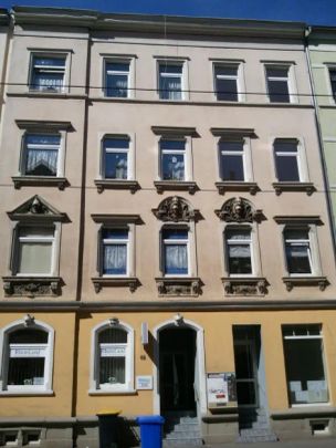 Günstige, gut geschnittene 4-R-Maisonette-DG-WE in der Leipziger Straße 65 - Photo 1