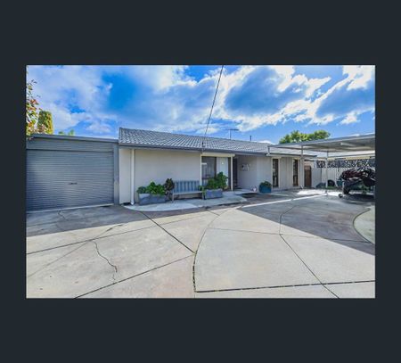 8 Helena Crescent, Thornlie, WA 6108 - Photo 5
