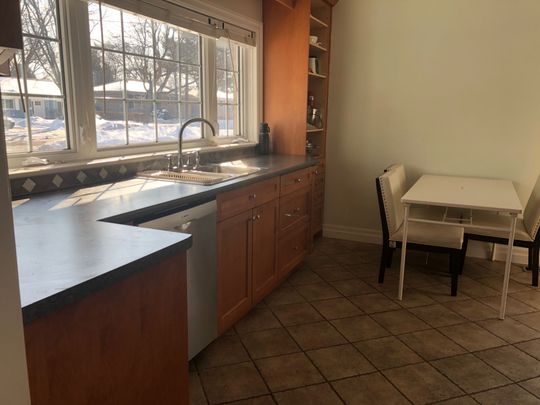 For Lease - 5433 SPRUCE Avenue, Burlington, Ontario - Photo 1