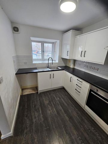2 bedroom terraced house to rent - Photo 3