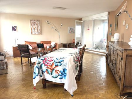 Location Appartement 4 pièces 111m² LYON 4ème - Photo 2