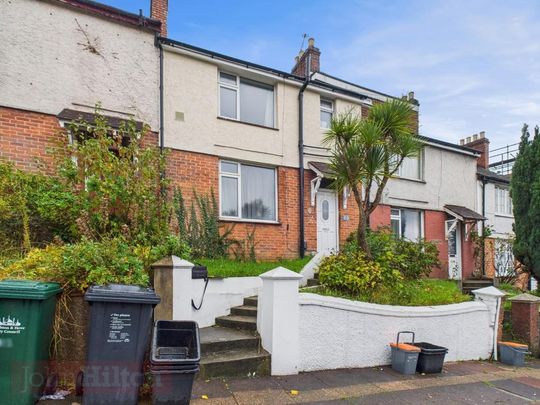 4 bedroom terraced house to rent - Photo 1