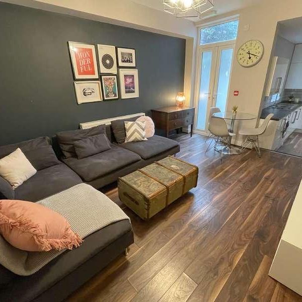 Halsbury Road, L6 - Photo 1