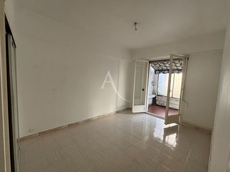Location Appartement 3 pièces 74m² NICE 06100 - Photo 2