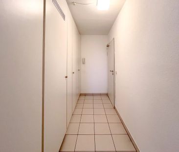 Direkt am Marktplatz! 1 Zimmer Apartment mit Einbauküche und Balkon! - Photo 5