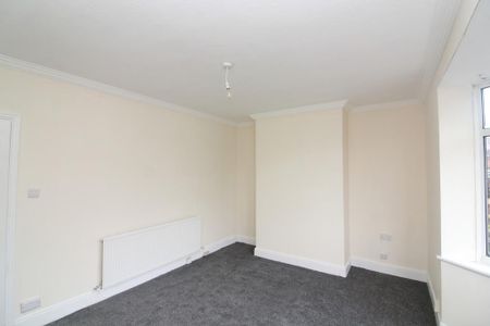 2 bedroom semi-detached house to rent - Photo 3