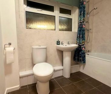 2 bedroom ground floor flat to rent - Photo 3