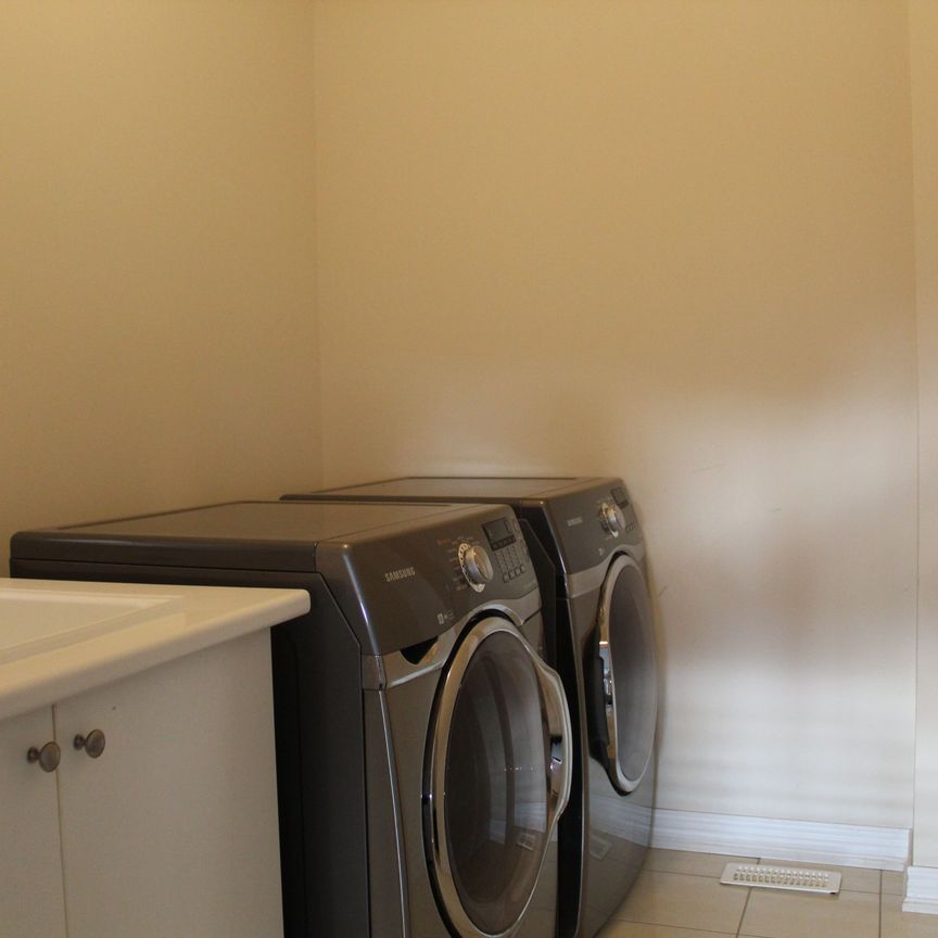 For Lease - 210 Bellchase Trail, Brampton, Ontario - Photo 1