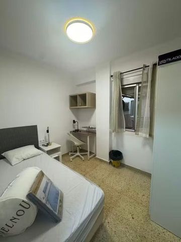 Carrer de Sant Francesc dAssís, Valencia, Valencian Community 46920 - Photo 2