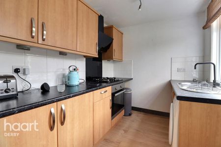 2 bedroom end of terrace house to rent - Photo 4