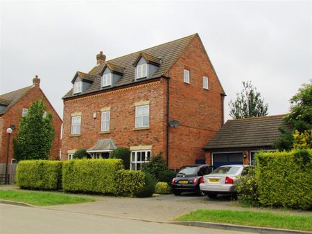 5 bedroom detached house to rent - Photo 2