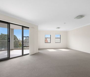 Executive Style Apartment - Photo 3