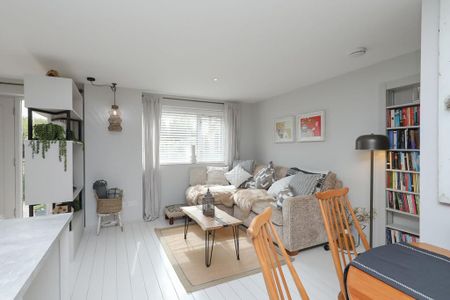 2 bedroom semi-detached house to rent - Photo 4