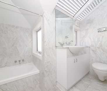 Renovated Victorian Home - Photo 5