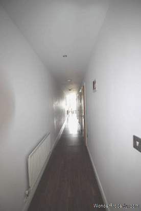 3 bedroom property to rent in London - Photo 4