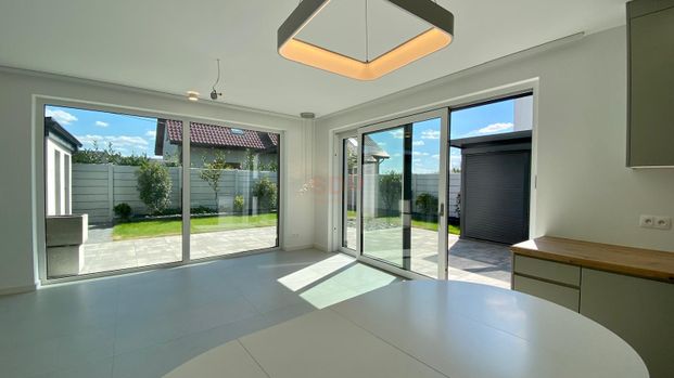 Parter szeregu z ogródkiem - Photo 1