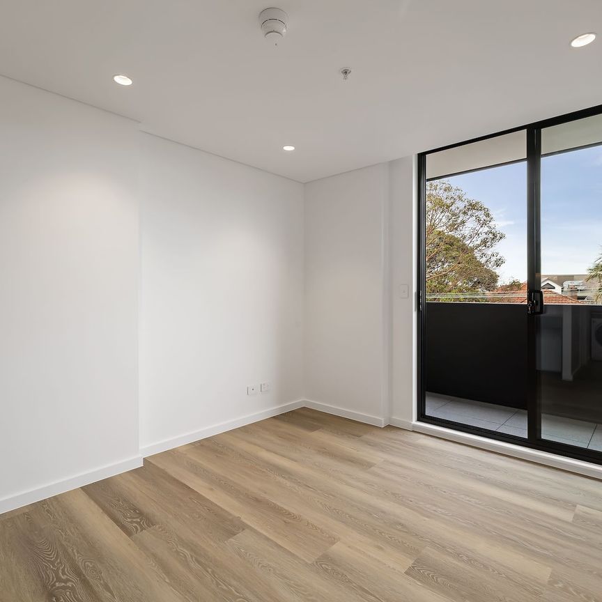 202/305/28 Chandos Street, - Photo 1