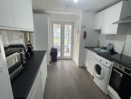 4 bedroom house to rent - Photo 5