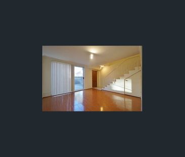 Full Brick, Spacious And Bright - Photo 3