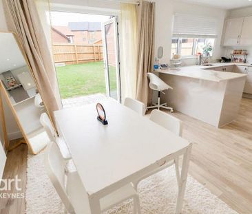 4 bedroom detached house to rent - Photo 3