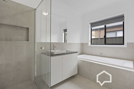 11 Tanby Drive Huntly VIC - Photo 3