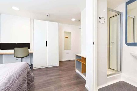 Ensuite Gold - City View - Photo 2