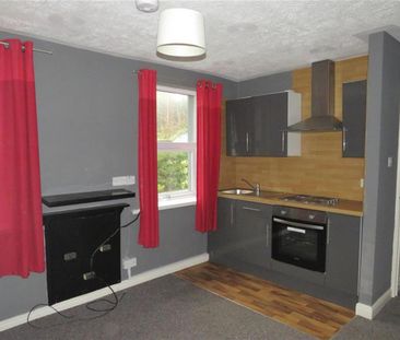 1 bedroom Flat To Let - Photo 3
