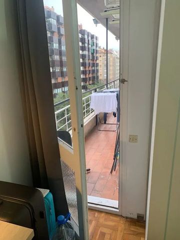 Carrer de Benet Mateu, Barcelona, Catalonia 08034 - Photo 3