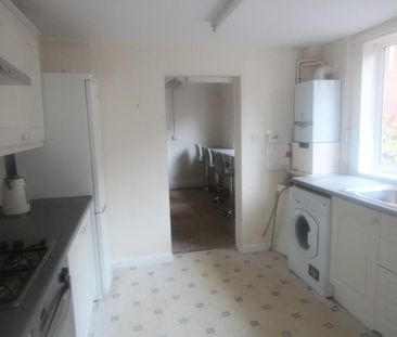 1 bedroom in a house share to rent - Photo 6