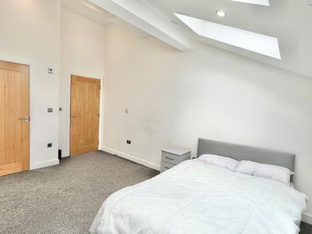 1 bedroom in a flat share to rent - Photo 3
