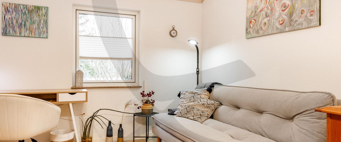 Skandinavisches Architektenhaus mit Garten - Foto 1