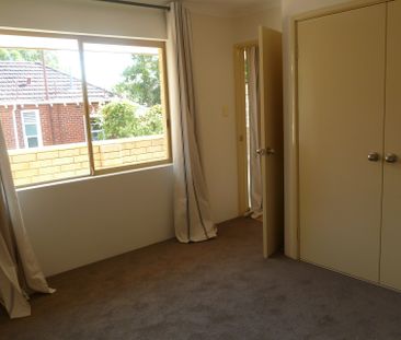 Perfectly located. - Photo 5