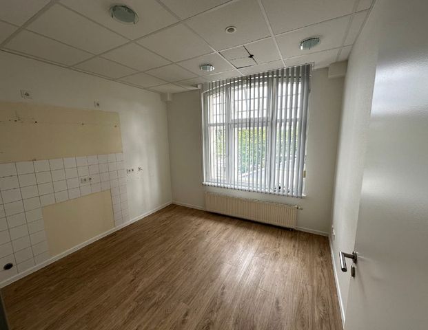 Ansprechende Praxisfläche in denkmalgeschütztem Ärztehaus von Lemgo, nähe Bahnhof! - Foto 1