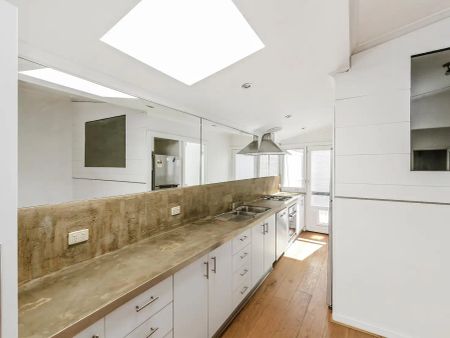 “HOMELY LIVING WITH PARKLAND SURROUNDS” - Photo 2