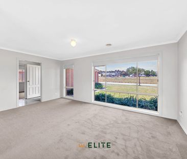 Just a short stroll to local shops and the beautiful Lake! - Photo 1