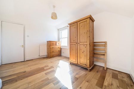 2 bedroom flat to rent - Photo 4