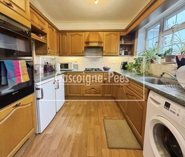 Storrington - Photo 4